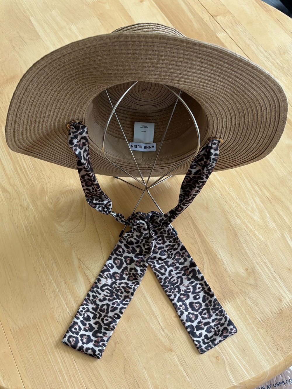 🌞 Anne Klein Floppy Straw Hat with Leopard Scarf